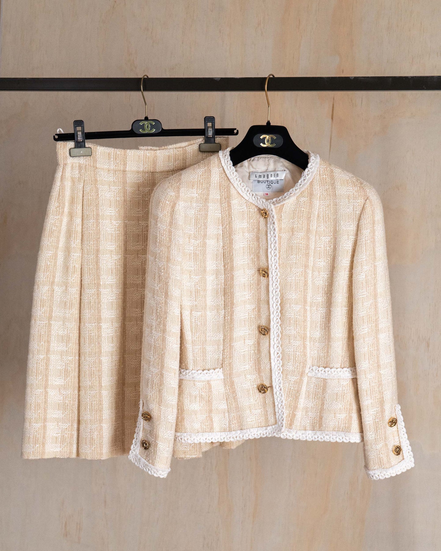 FR36-38 Rare Chanel Early 1980s Classic Collarless Four Pocket Wool Tweed Skirt Suit