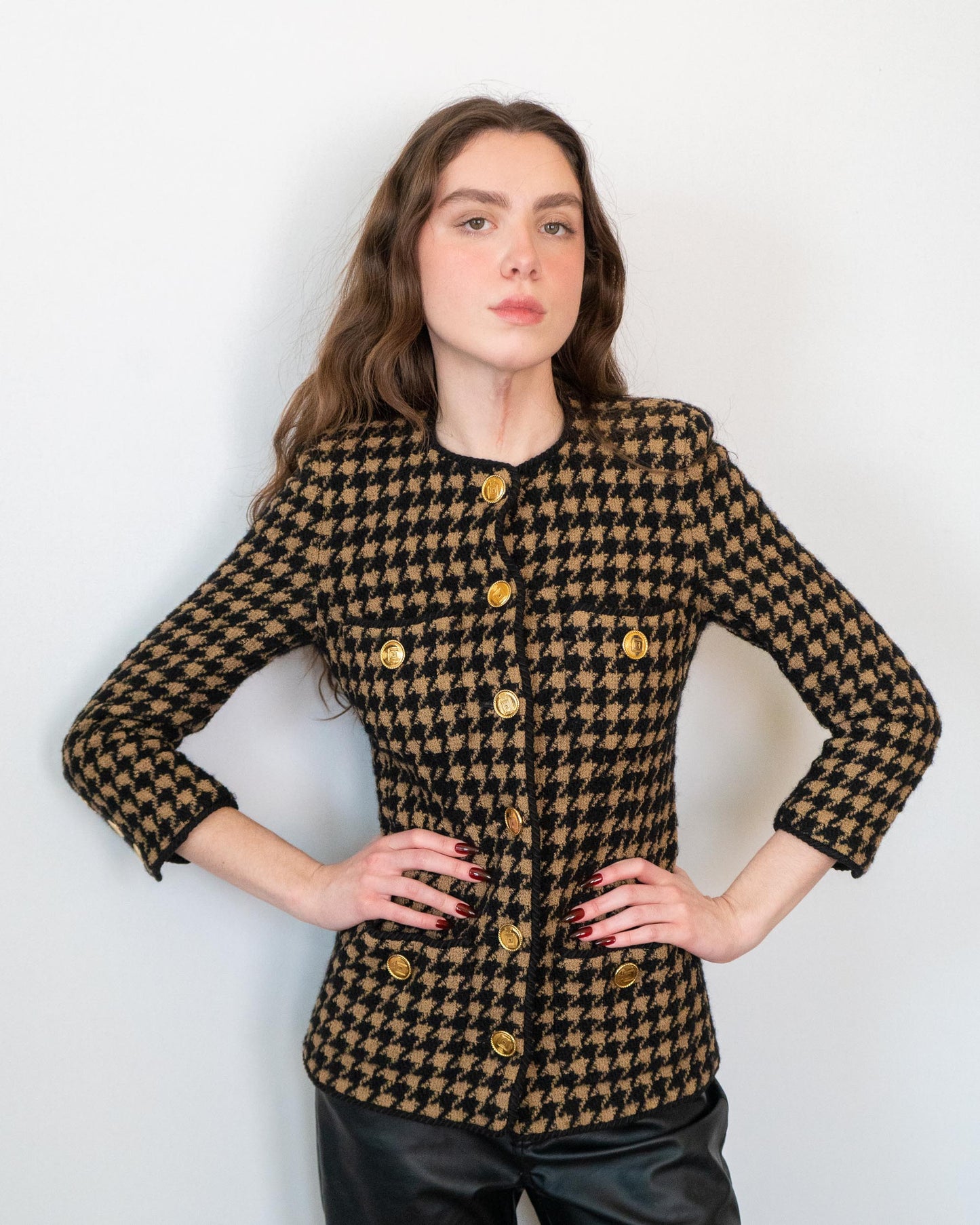 FR34-36 Chanel 1980s Collarless Four Pocket Houndstooth Tweed Jacket