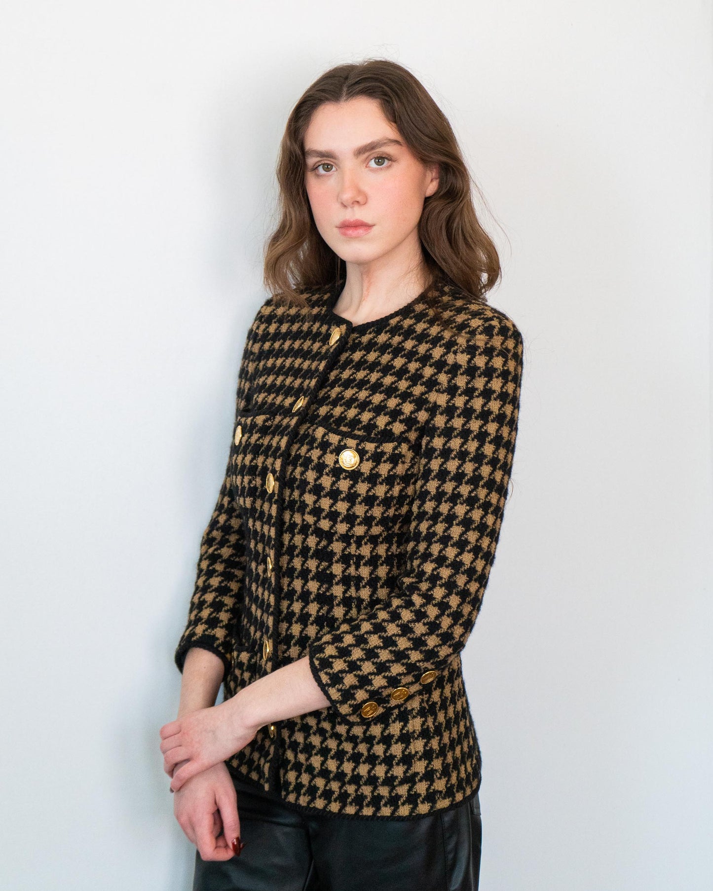 FR34-36 Chanel 1980s Collarless Four Pocket Houndstooth Tweed Jacket