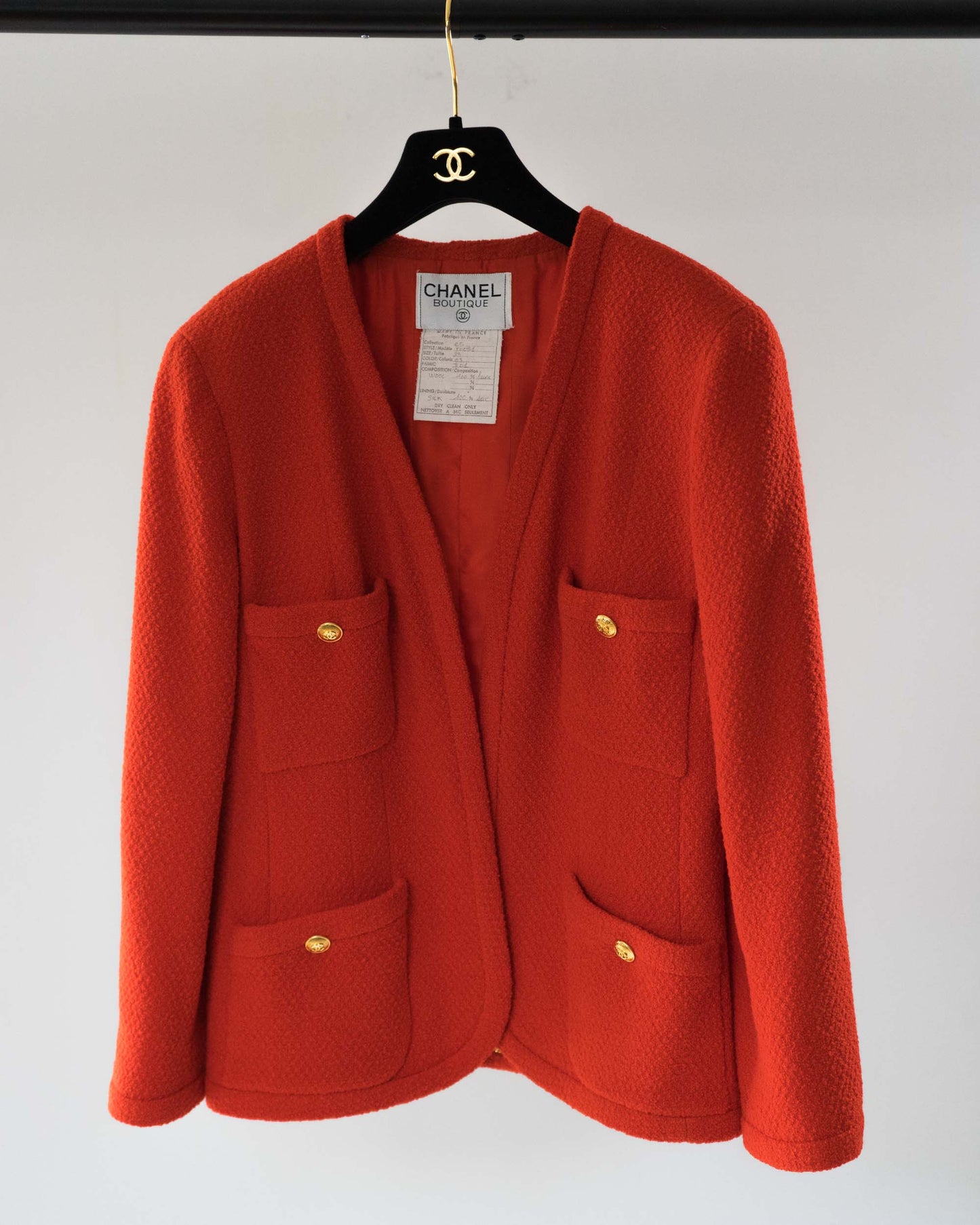 FR38-40 Chanel Spring 1991 Four Pocket Wool Boucle Collarless Jacket in Red