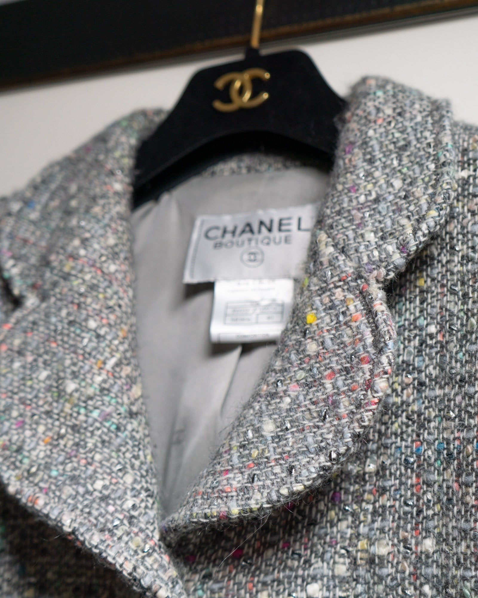 FR38-40 Chanel Fall 1997 Fitted Two Pocket Fantasy Tweed Jacket in Gray - Vintage Chanel Jacket -  Jacket - Rarchive.