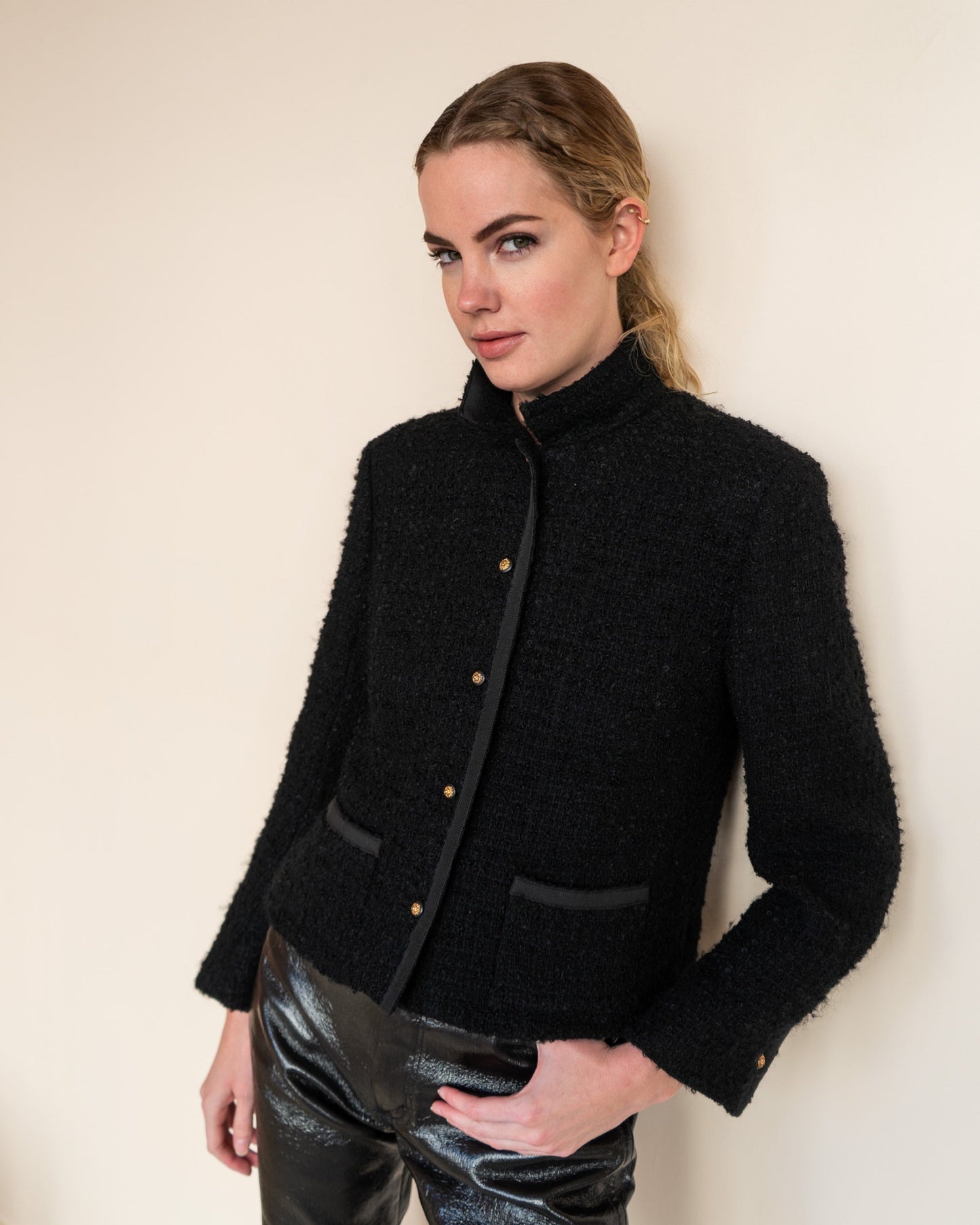 FR40-42 Rare Chanel 1970s Two-Pocketed Jacket in Black Tweed Boucle - Vintage Chanel Jacket -   - Rarchive.