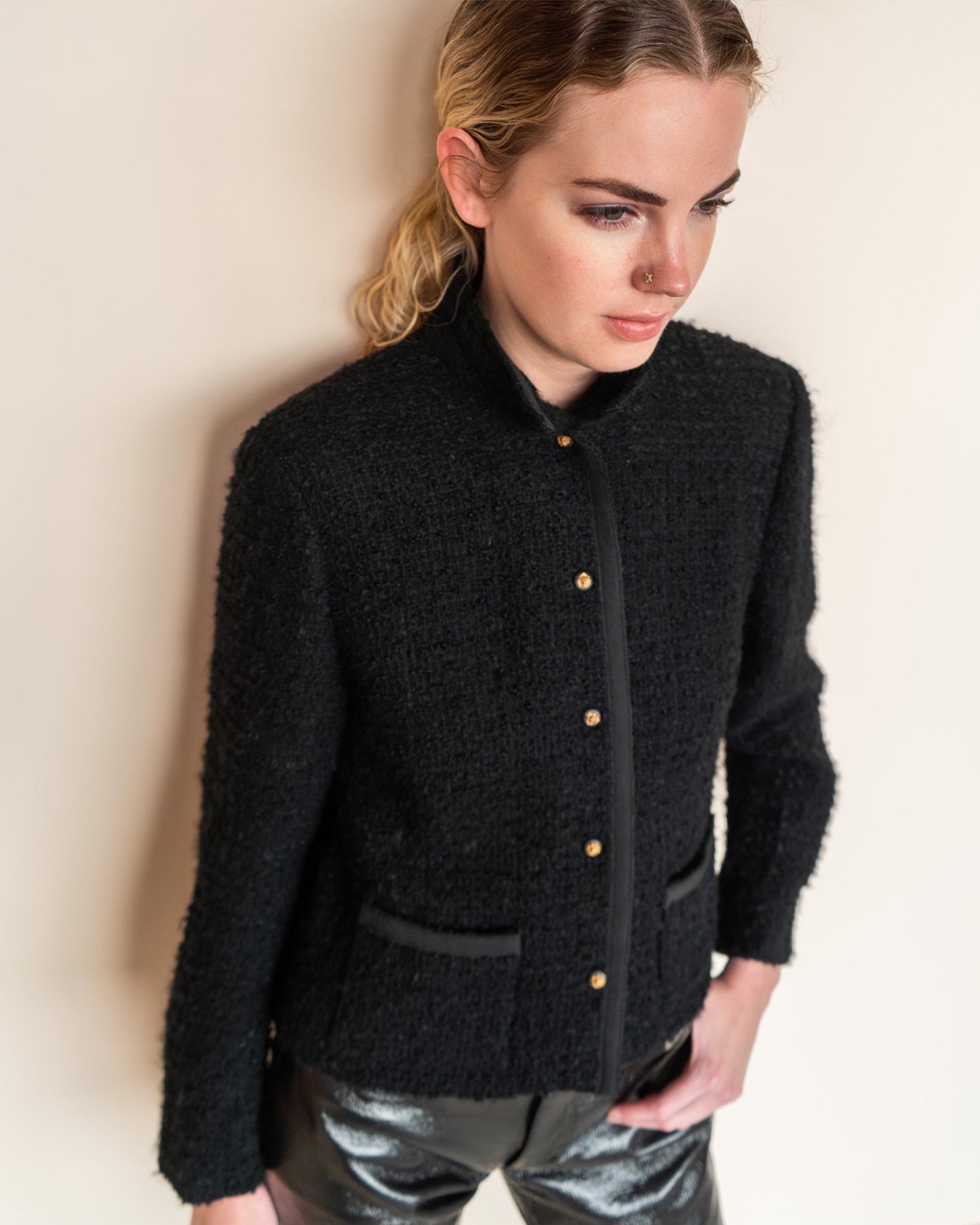 FR40-42 Rare Chanel 1970s Two-Pocketed Jacket in Black Tweed Boucle - Vintage Chanel Jacket -   - Rarchive.