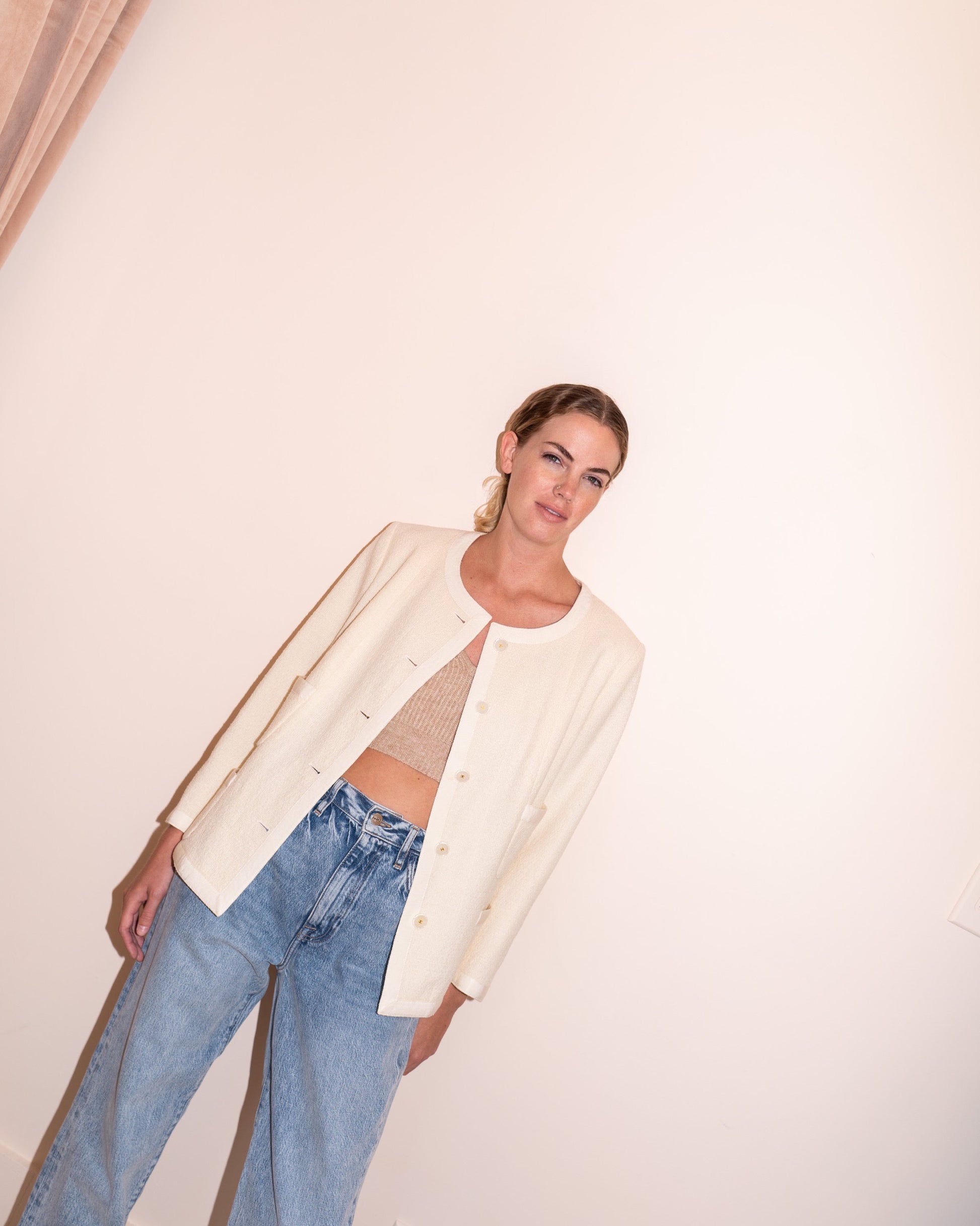 FR44-46 Chanel Spring 2002 Classic Collarless Four-Pocketed Jacket in Off-White Tweed - Vintage Chanel Jacket -   - Rarchive.