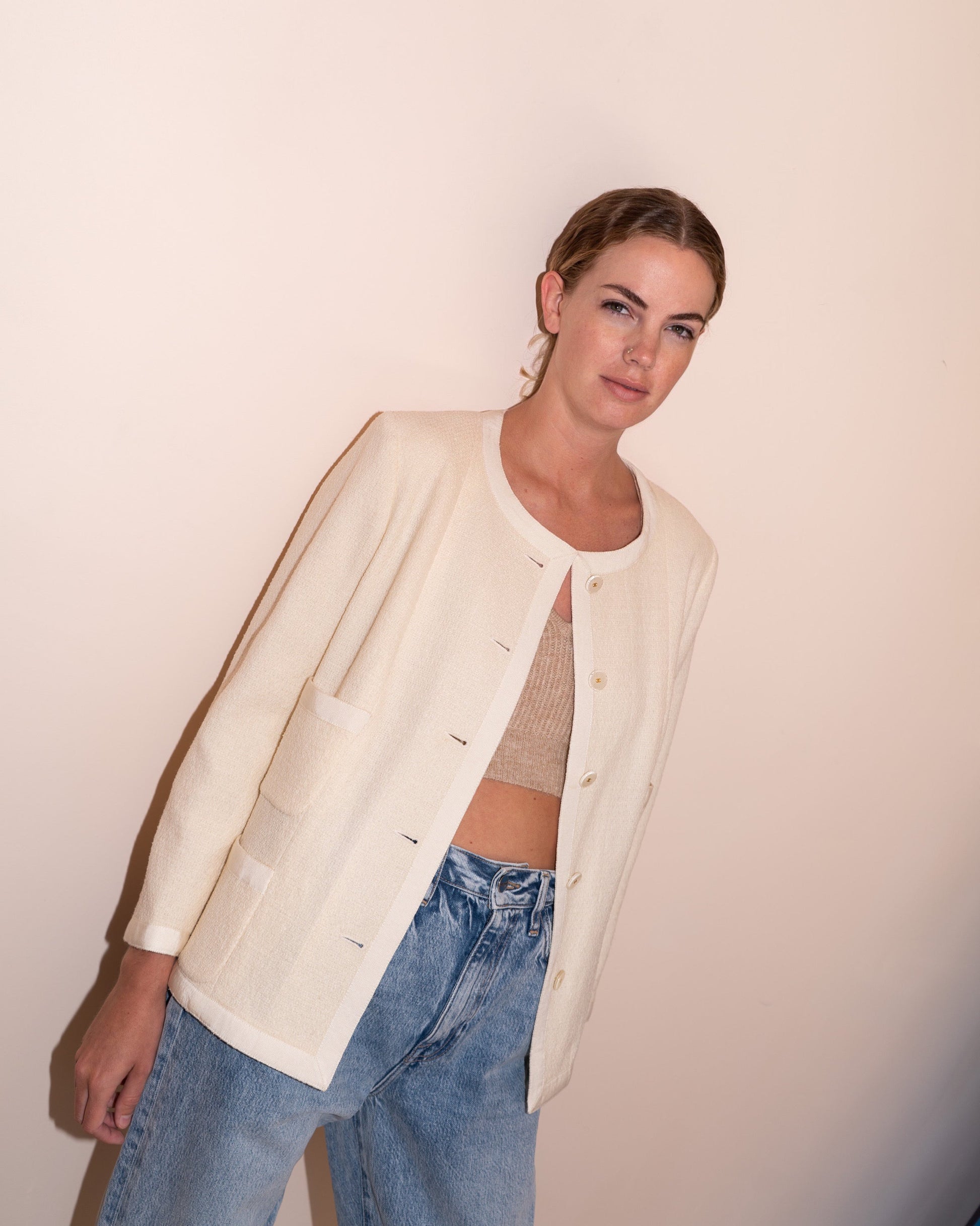 FR44-46 Chanel Spring 2002 Classic Collarless Four-Pocketed Jacket in Off-White Tweed - Vintage Chanel Jacket -   - Rarchive.