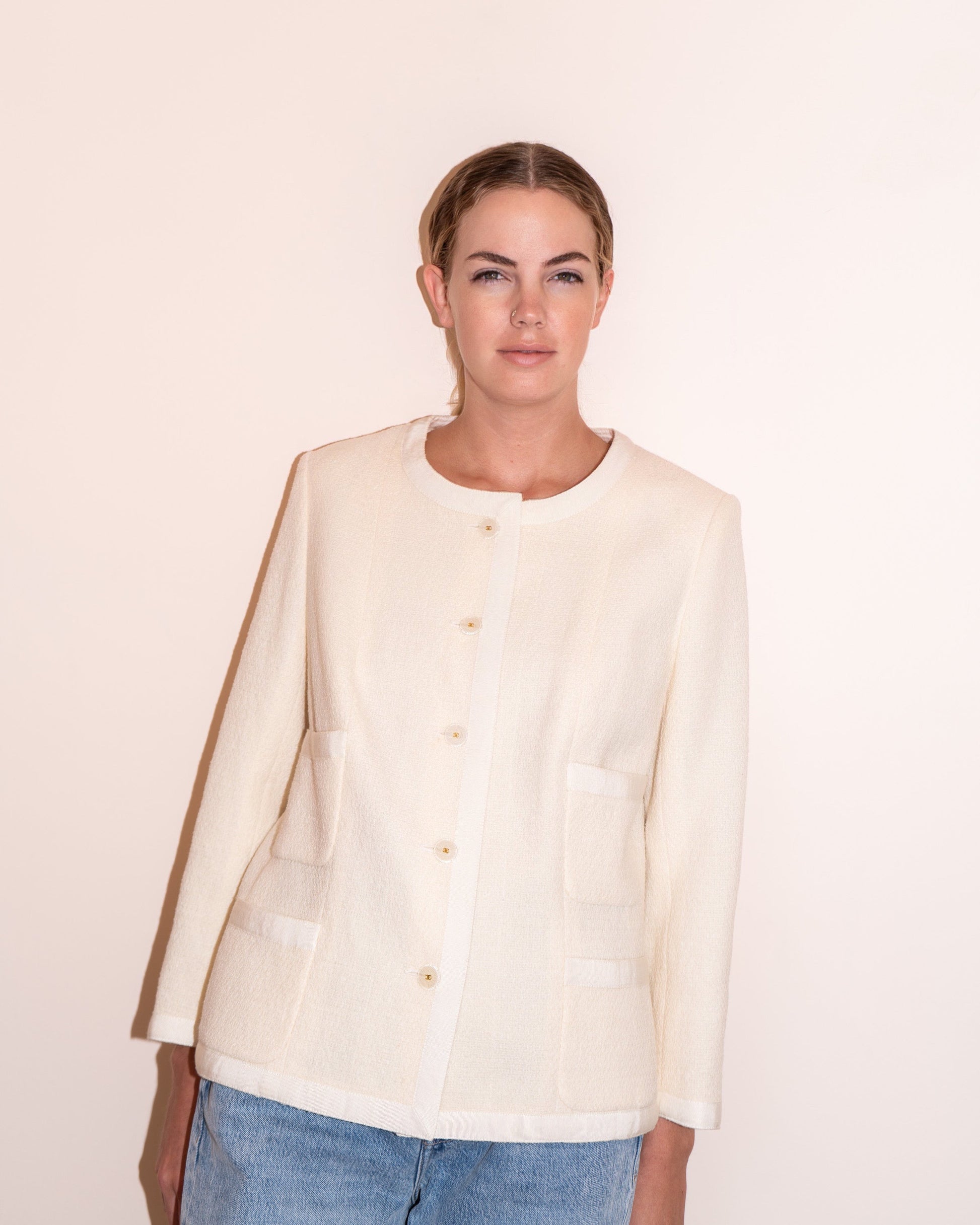 FR44-46 Chanel Spring 2002 Classic Collarless Four-Pocketed Jacket in Off-White Tweed - Vintage Chanel Jacket -   - Rarchive.