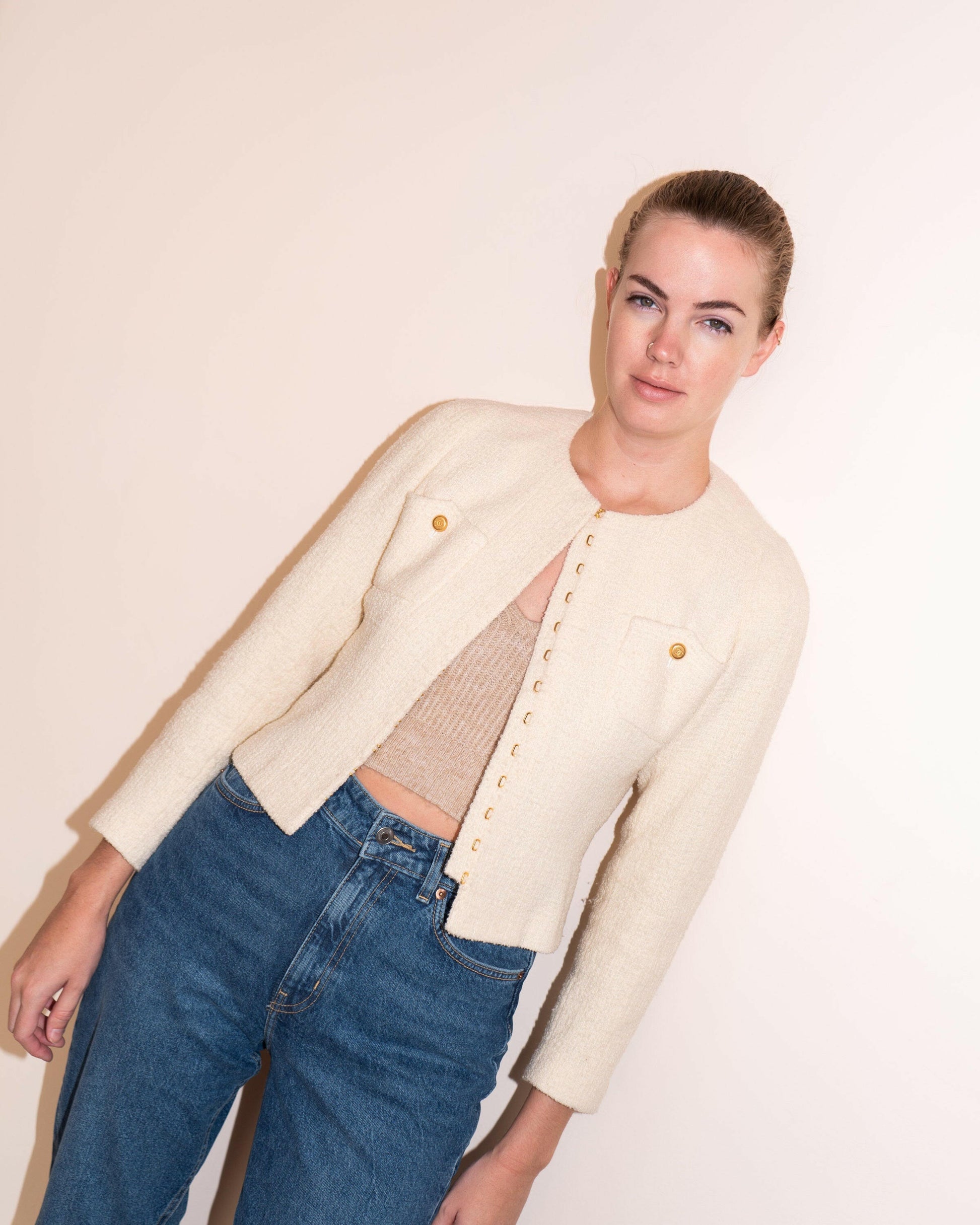 FR34-36 Chanel Fall 1996 Collarless Two-Pocketed Belted Jacket in Cream Tweed - Vintage Chanel Jacket -   - Rarchive.
