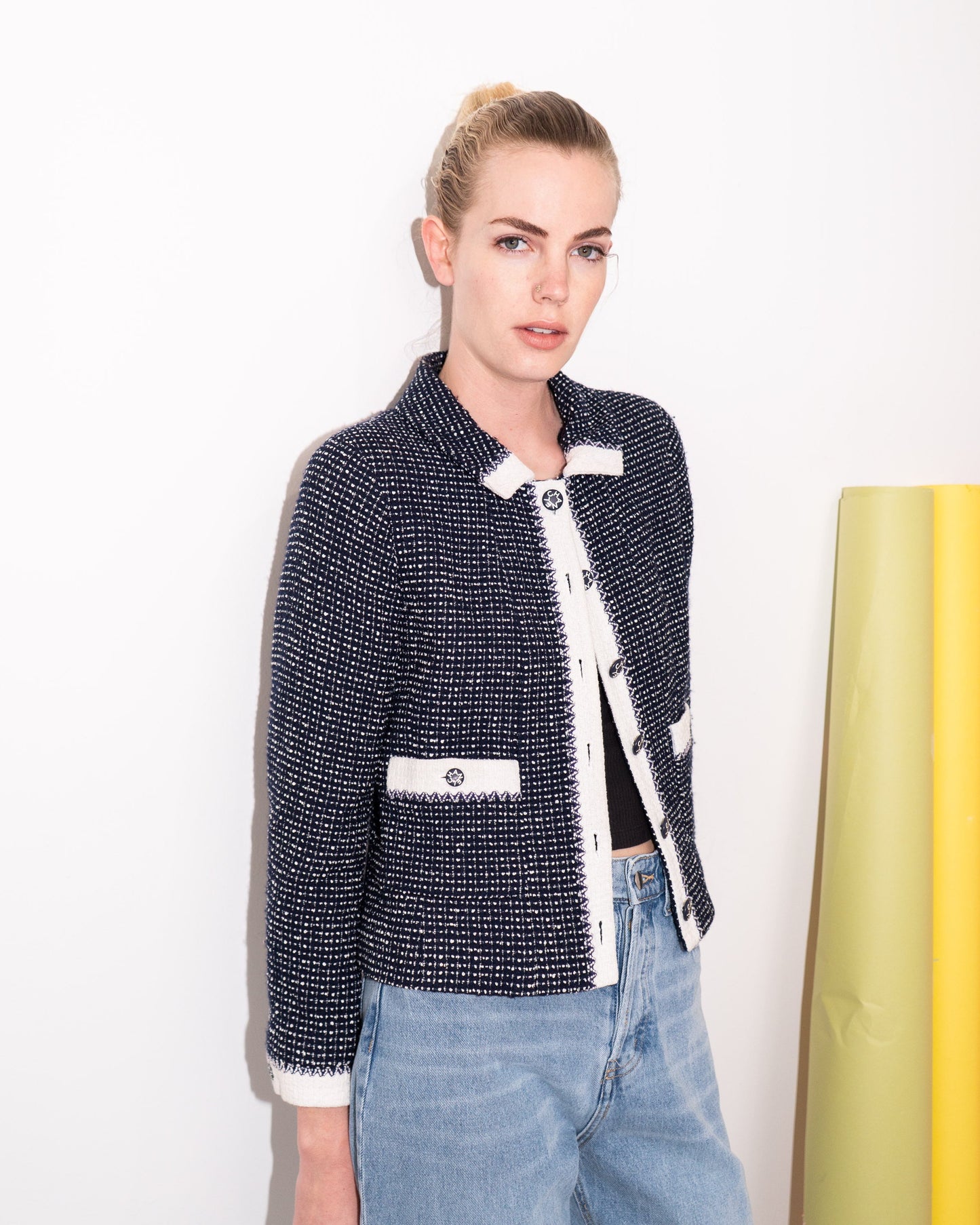 FR38-40 Chanel Cruise 1996 Two-Pocketed Navy and White Tweed Jacket - Vintage Chanel Jacket -   - Rarchive.