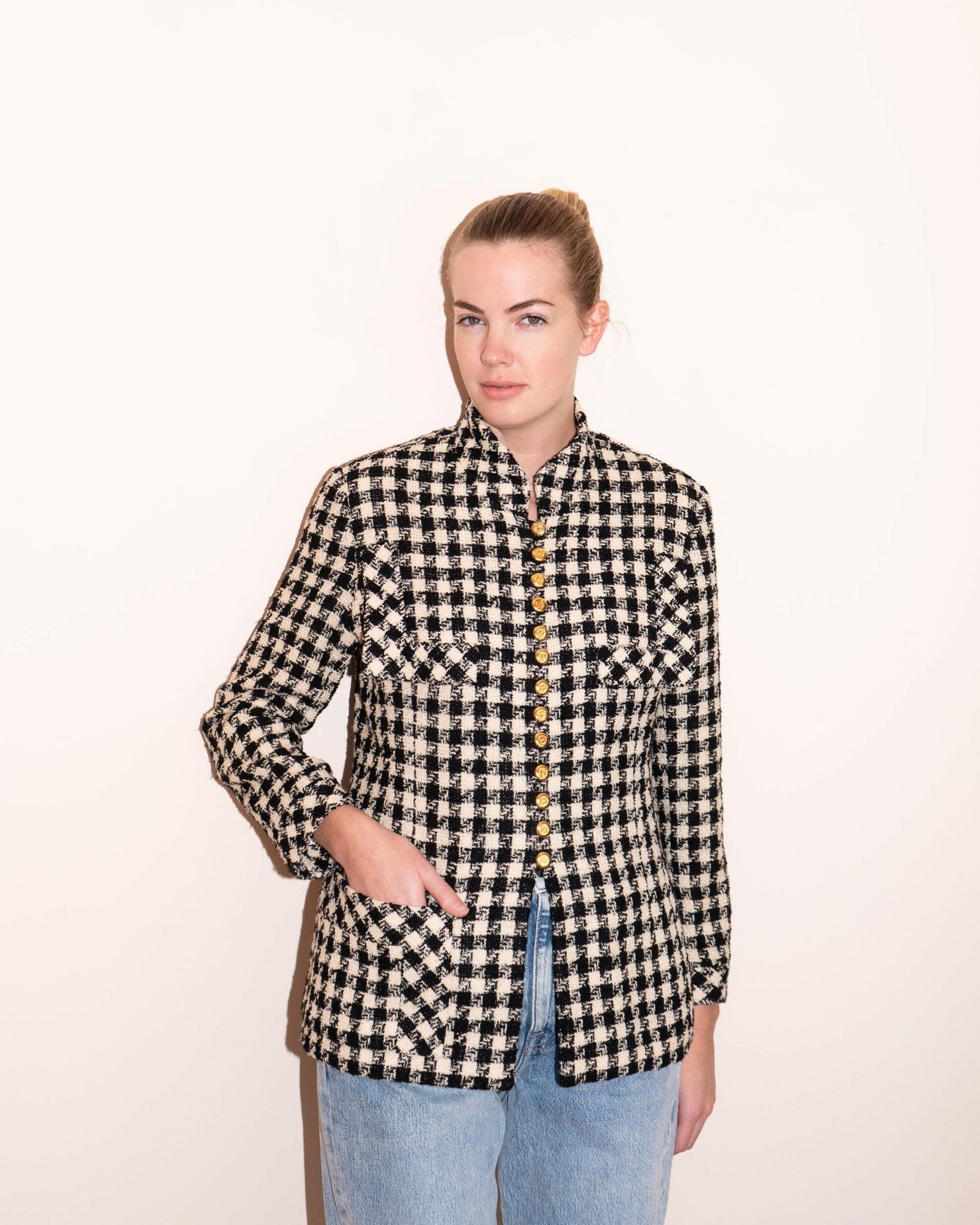 FR40-42 Chanel Spring 1989 High Collar Black and White Houndstooth Tweed Jacket - Vintage Chanel Jacket -   - Rarchive.
