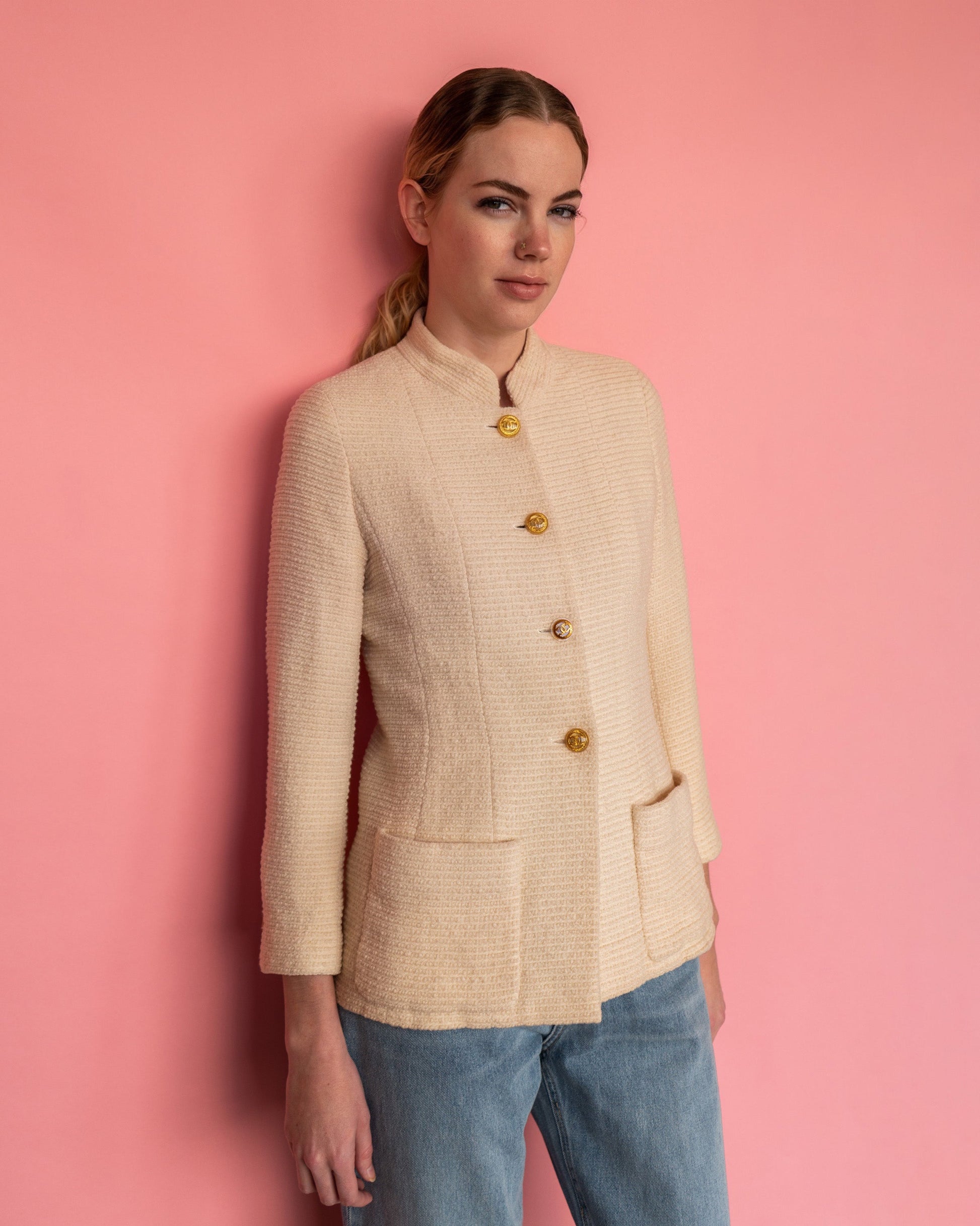 FR36-38 Chanel Cruise 1997 Two-Pocketed Tweed Jacket in Cream - Vintage Chanel Jacket -   - Rarchive.