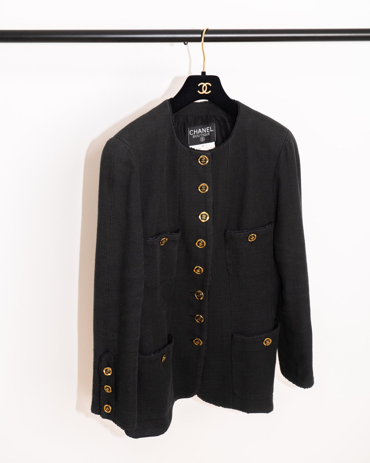 FR40-42 Chanel Cruise 1994 Four-Pocketed Flared Trim Flax Tweed Jacket in Black - Vintage Chanel Jacket -   - Rarchive.