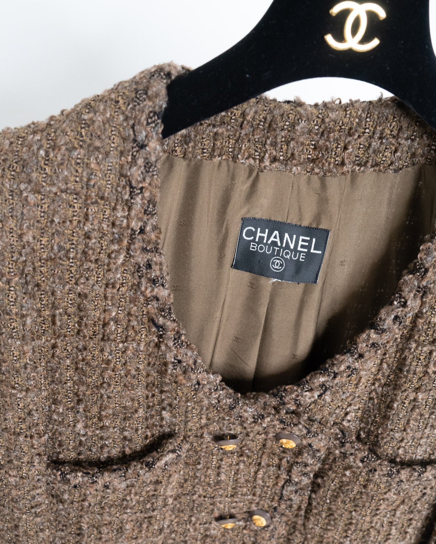 FR38-40 Chanel Fall 1993 Scoop Neck Four-Pocketed Double Breasted Jacket in Brown - Vintage Chanel Jacket -   - Rarchive.