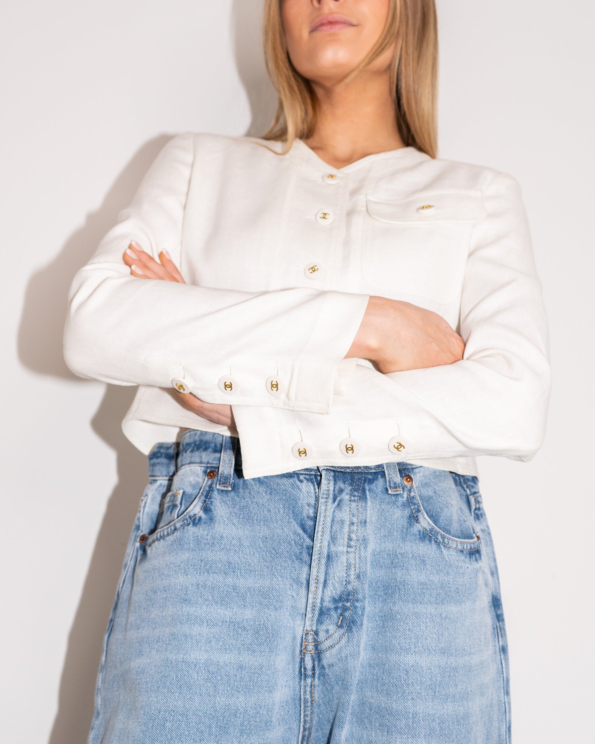 FR36-38 Rare Chanel Spring 1996 Collarless Three-Pocketed White Linen Jacket - Vintage Chanel Jacket -   - Rarchive.
