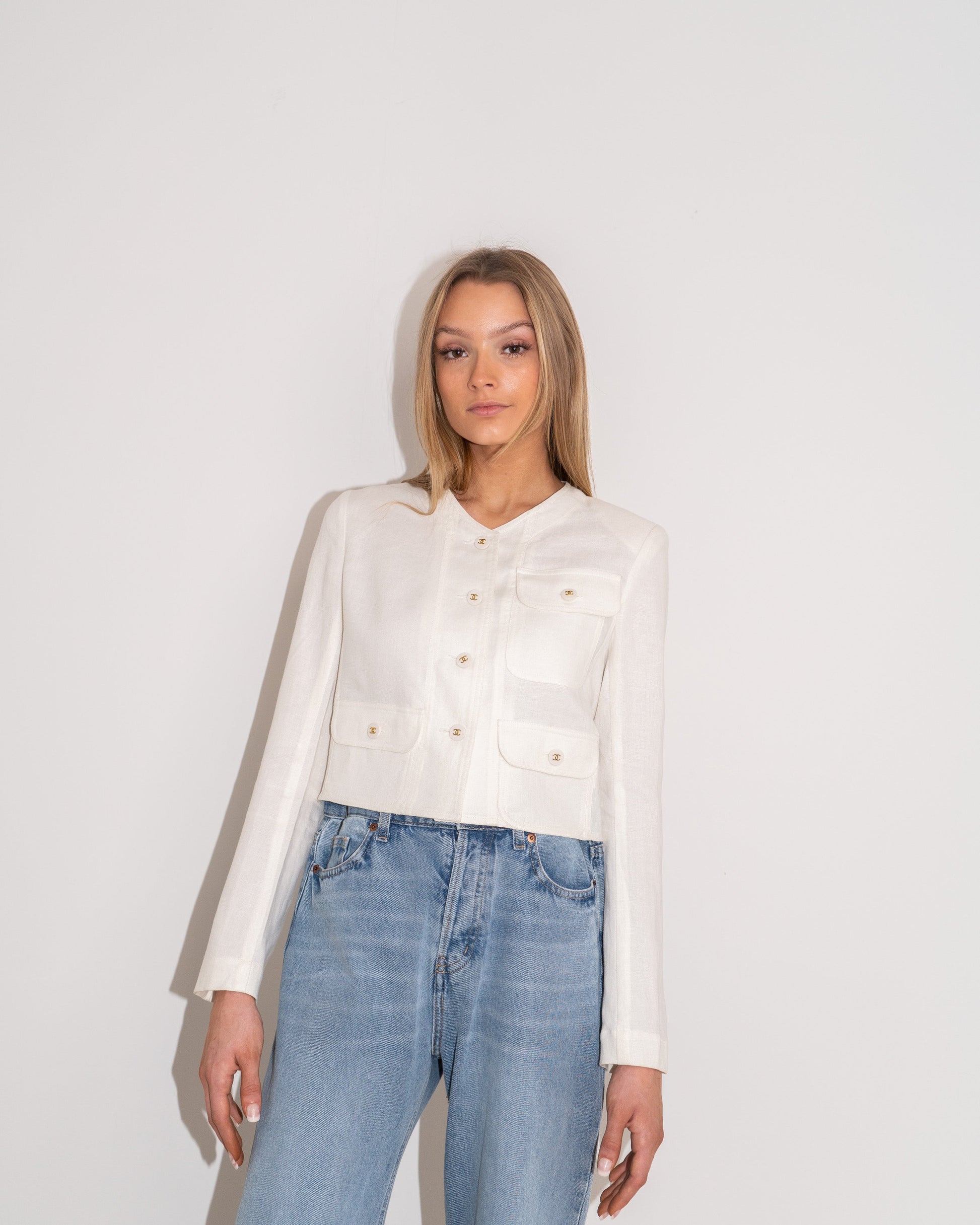FR36-38 Rare Chanel Spring 1996 Collarless Three-Pocketed White Linen Jacket - Vintage Chanel Jacket -   - Rarchive.