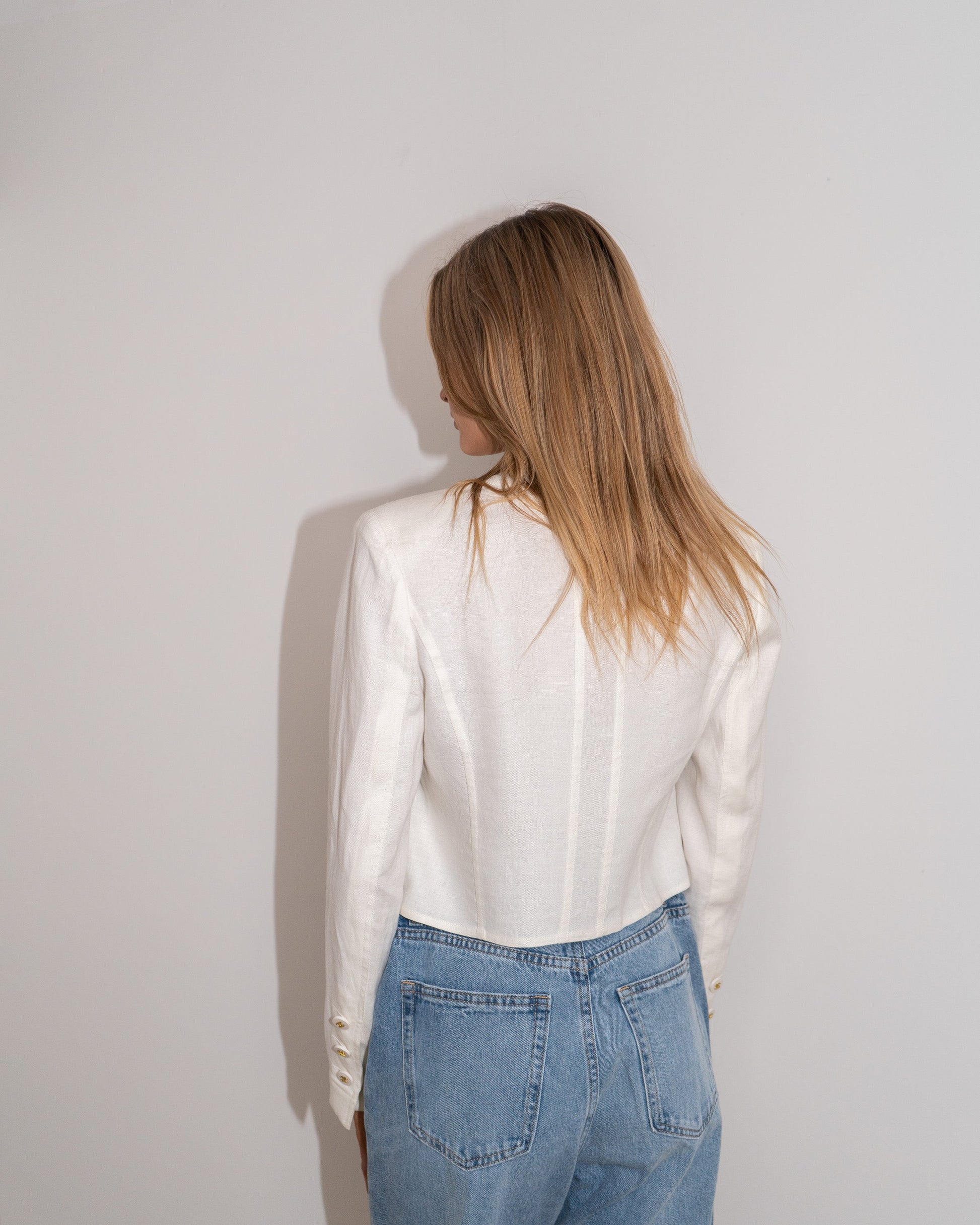 FR36-38 Rare Chanel Spring 1996 Collarless Three-Pocketed White Linen Jacket - Vintage Chanel Jacket -   - Rarchive.