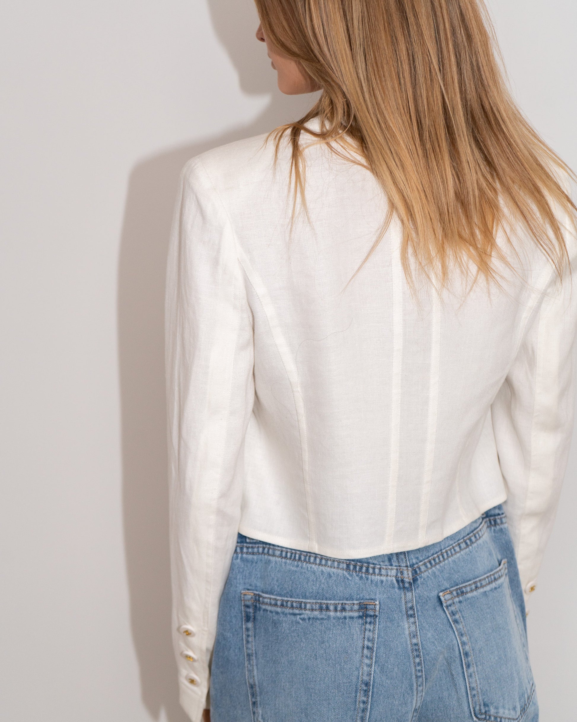 FR36-38 Rare Chanel Spring 1996 Collarless Three-Pocketed White Linen Jacket - Vintage Chanel Jacket -   - Rarchive.