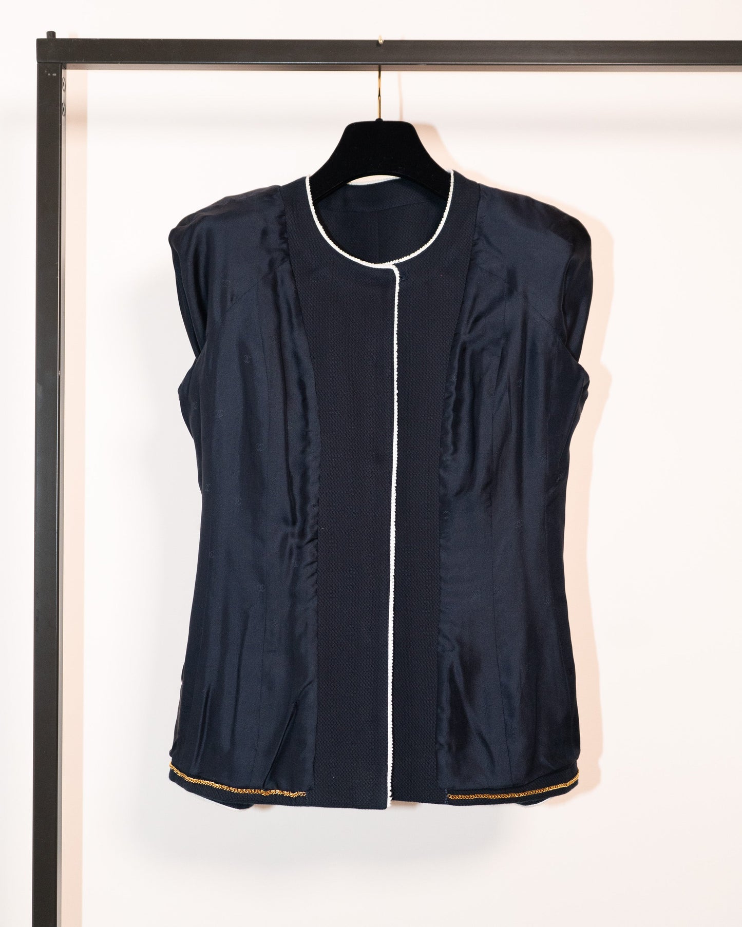 FR38-40 Rare Chanel Cruise 1996 Two-Pocketed Cotton Jacket in Navy - Vintage Chanel Jacket -   - Rarchive.