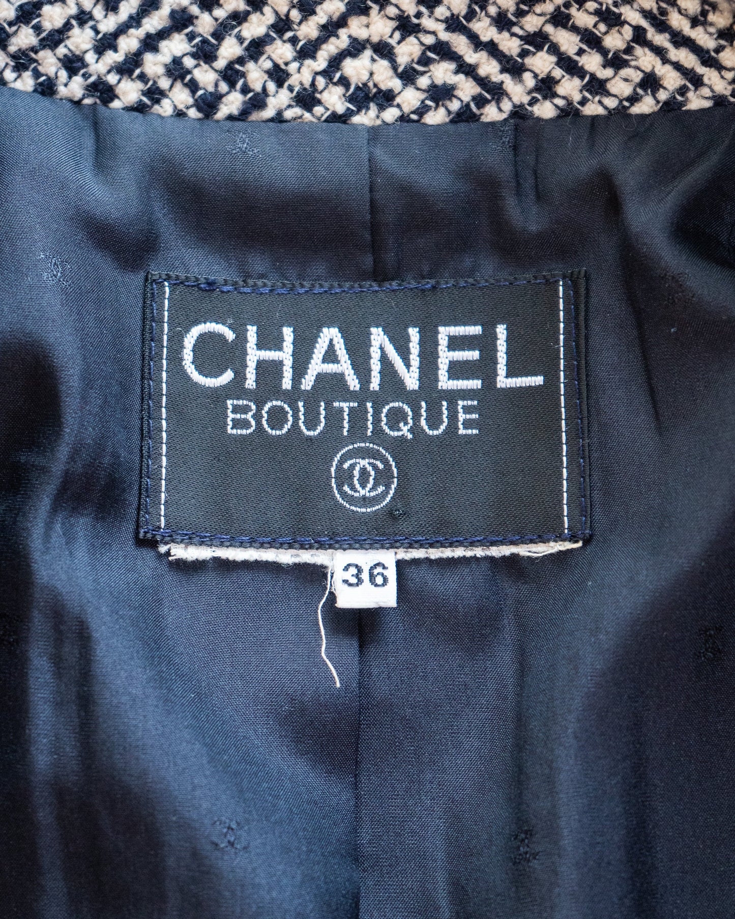 FR36 Chanel 1980s Double-Breasted Tweed Jacket in Dark Navy and White - Vintage Chanel Jacket -   - Rarchive.