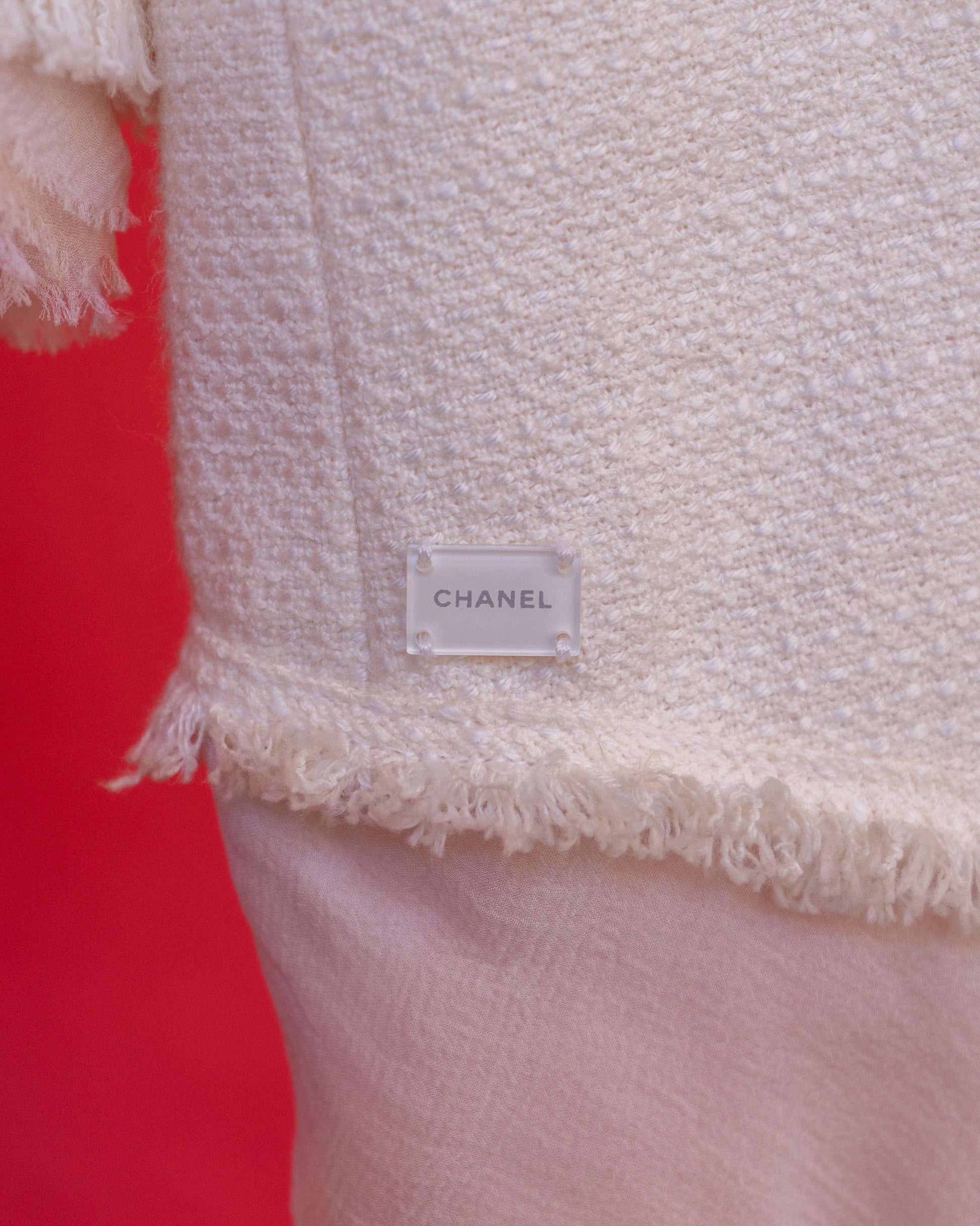 FR38-40 Chanel Cruise 2004 Raw Edge Detail Jacket in Off-White - Vintage Chanel Jacket -   - Rarchive.