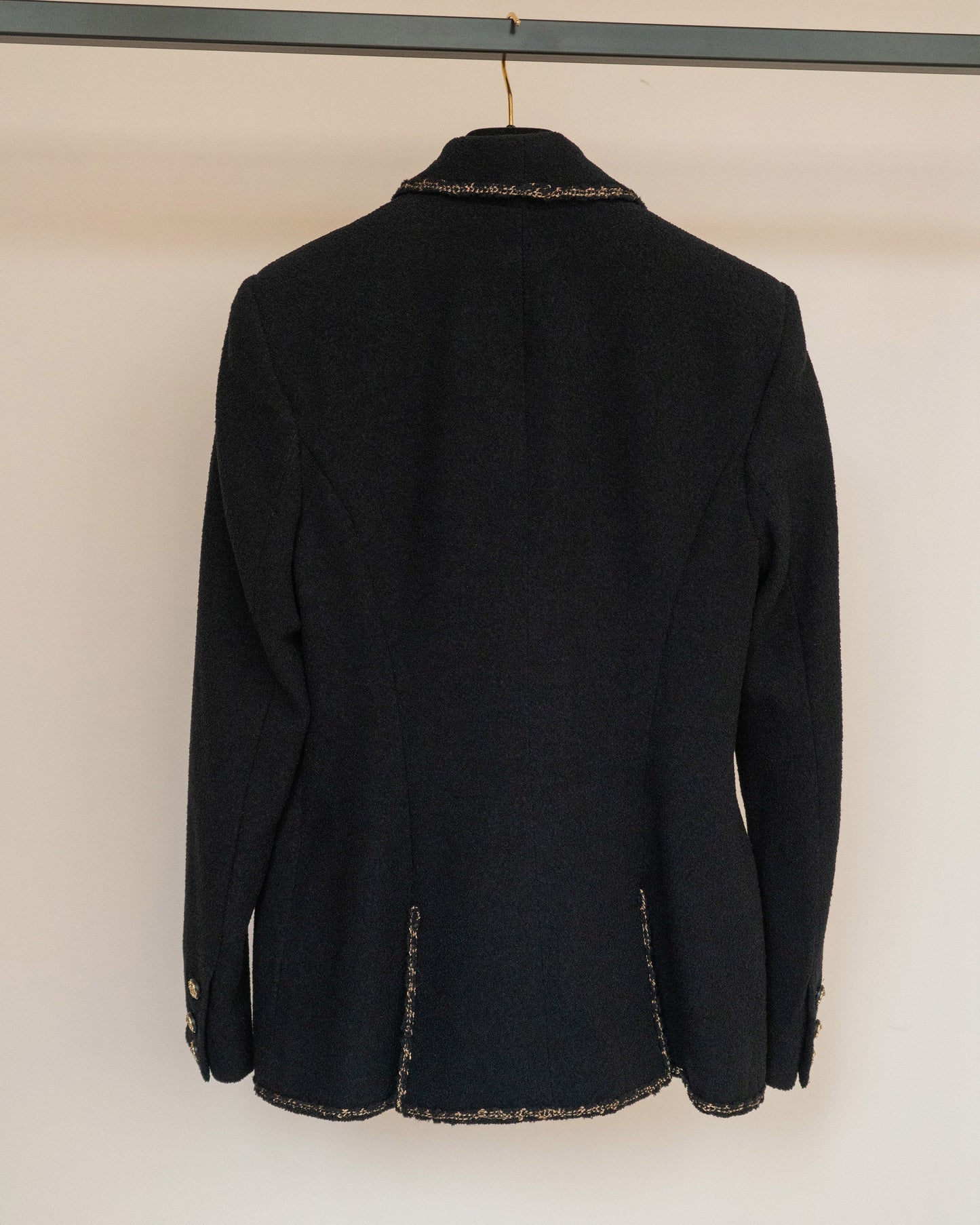 FR38-40 Chanel Cruise 2010 Gold Trim Tweed Boucle Blazer in Dark Navy - Vintage Chanel Jacket -   - Rarchive.