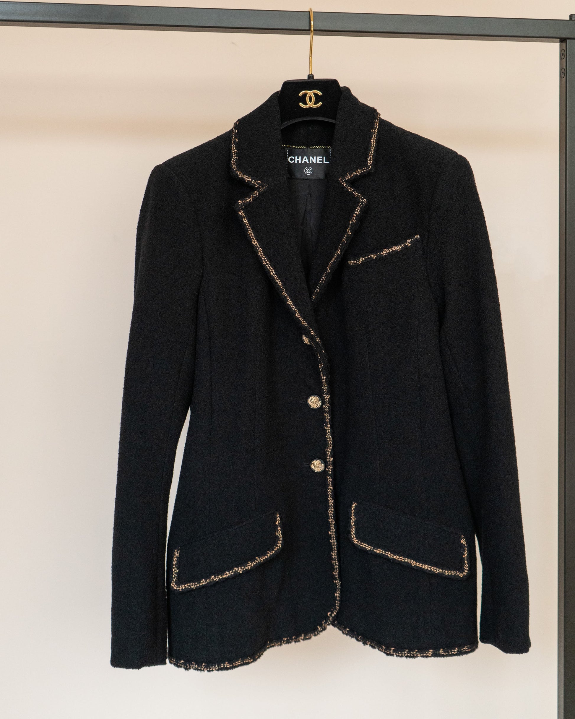 FR38-40 Chanel Cruise 2010 Gold Trim Tweed Boucle Blazer in Dark Navy - Vintage Chanel Jacket -   - Rarchive.