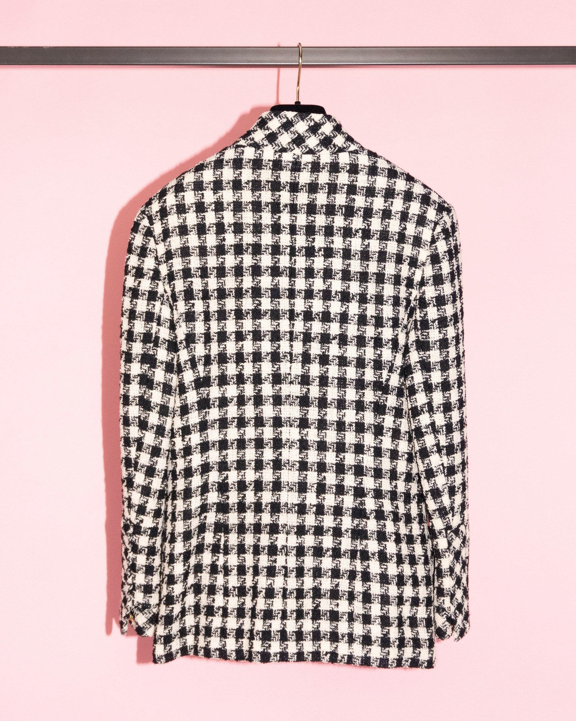 FR40-42 Chanel Spring 1989 High Collar Black and White Houndstooth Tweed Jacket - Vintage Chanel Jacket -   - Rarchive.