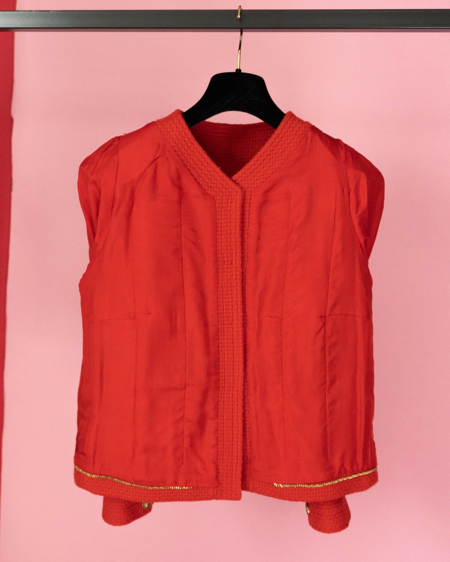 FR40-42 Chanel Fall 1990 Two-Pocketed Collarless Scarlet Wool Tweed Jacket - Vintage Chanel Jacket -   - Rarchive.