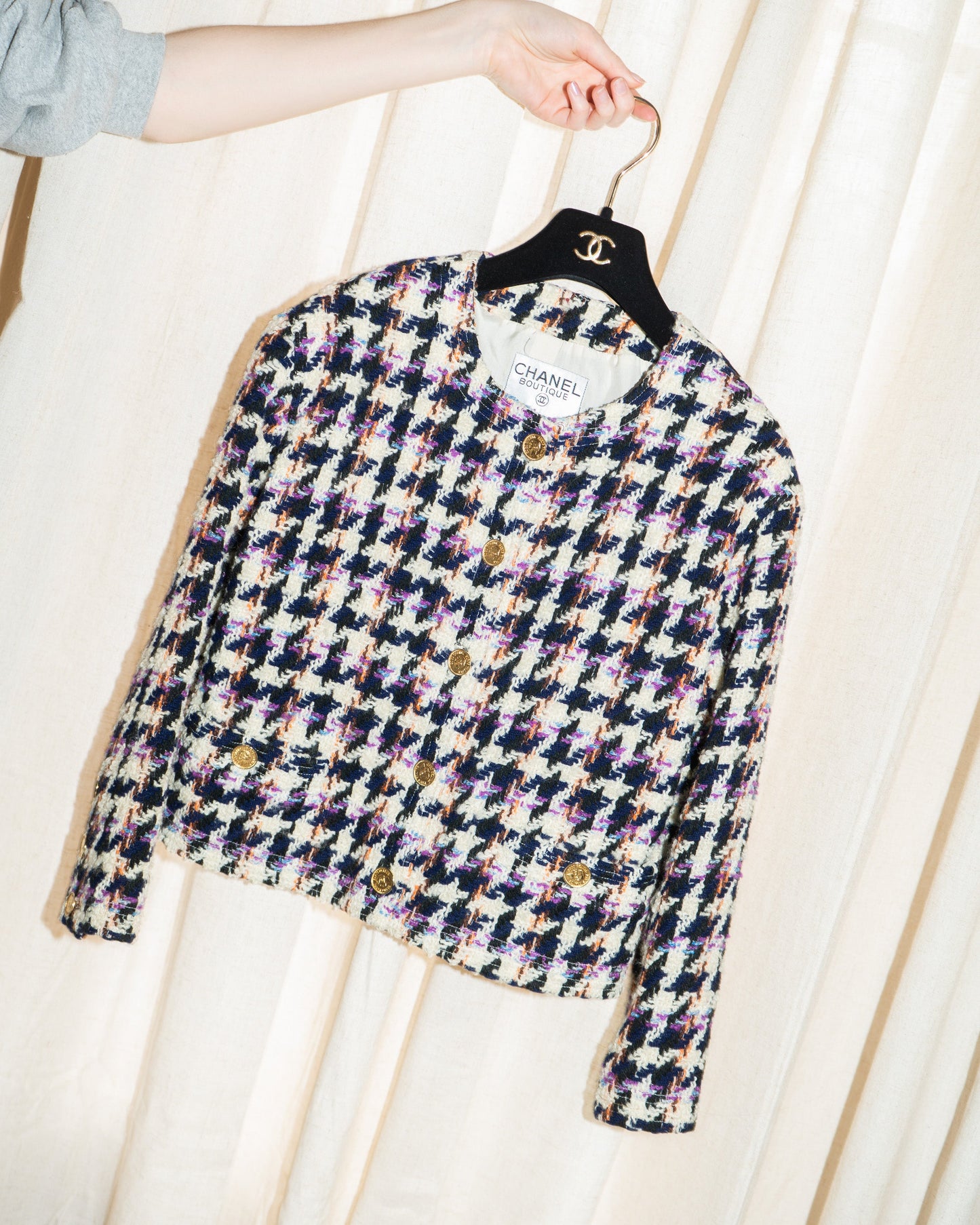 FR36-38 Chanel Fall 1987 Collarless Two-Pocketed Multicolor Houndstooth Tweed Jacket