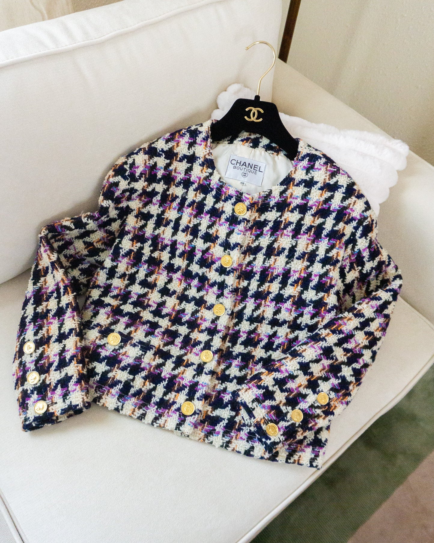 FR36-38 Chanel Fall 1987 Collarless Two-Pocketed Multicolor Houndstooth Tweed Jacket