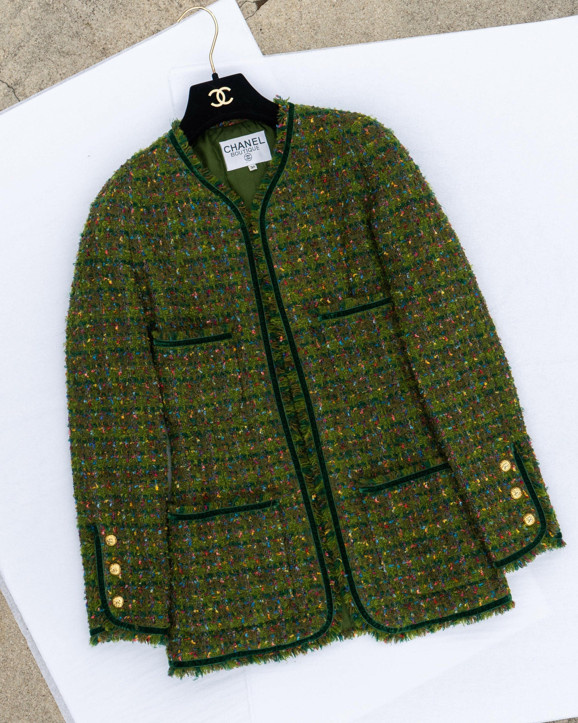 FR34 Fall 1990 Four Pocketed Collarless Green Fantasy Tweed Jacket - Vintage Chanel Jacket -   - Rarchive.