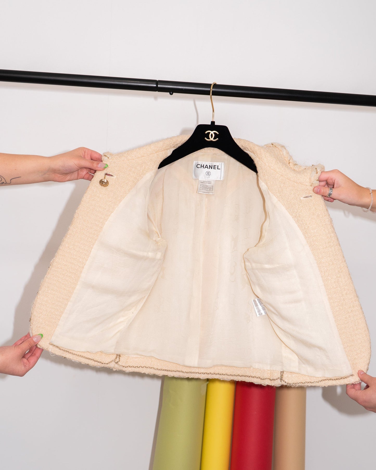 FR36 Chanel Fall 2007 Three Quarter Sleeve Cropped Jacket in Creme - Vintage Chanel Jacket -   - Rarchive.