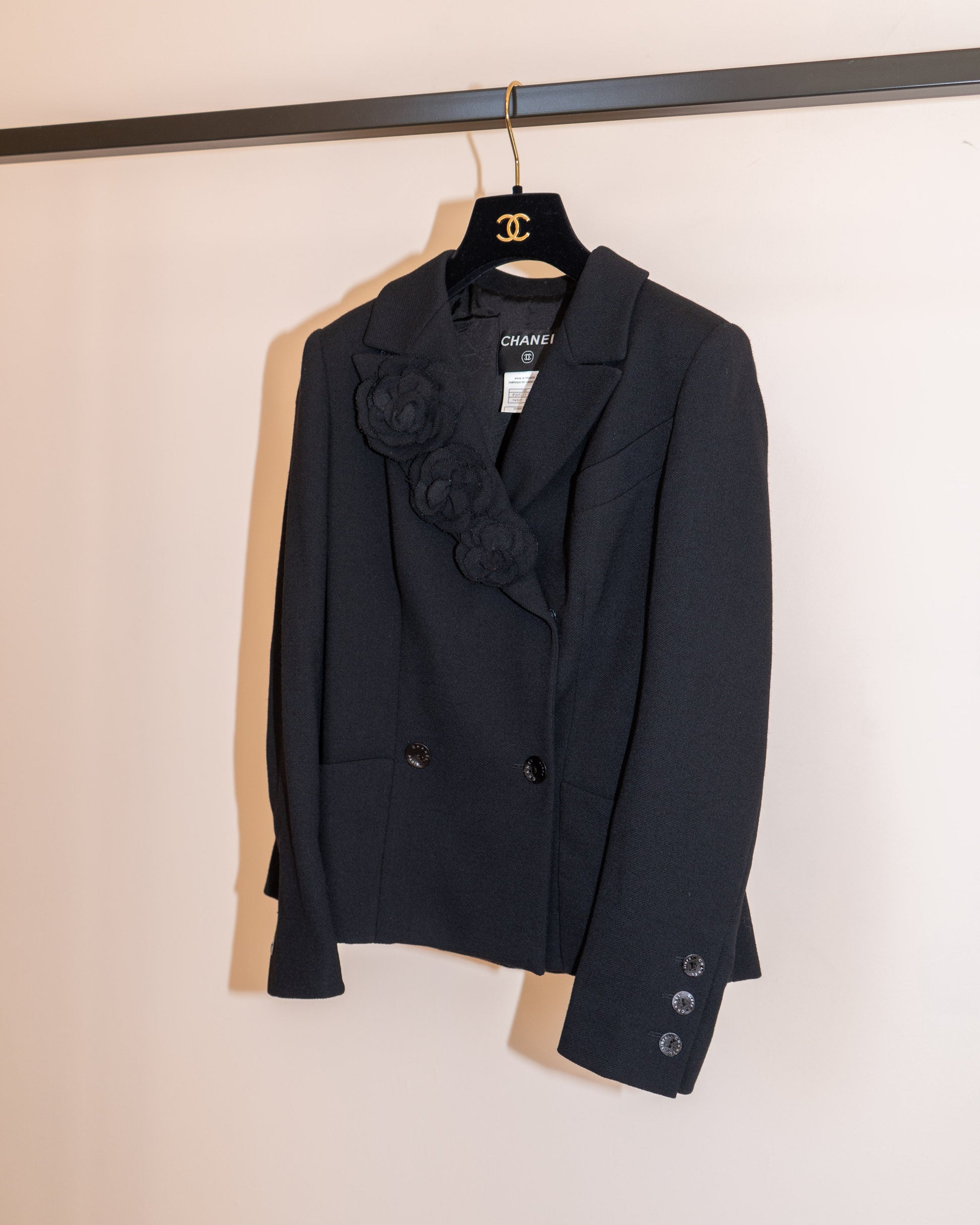 FR36-38 Chanel Cruise 2003 Camellia Detail Double Breasted Wool Jacket - Vintage Chanel Jacket -   - Rarchive.