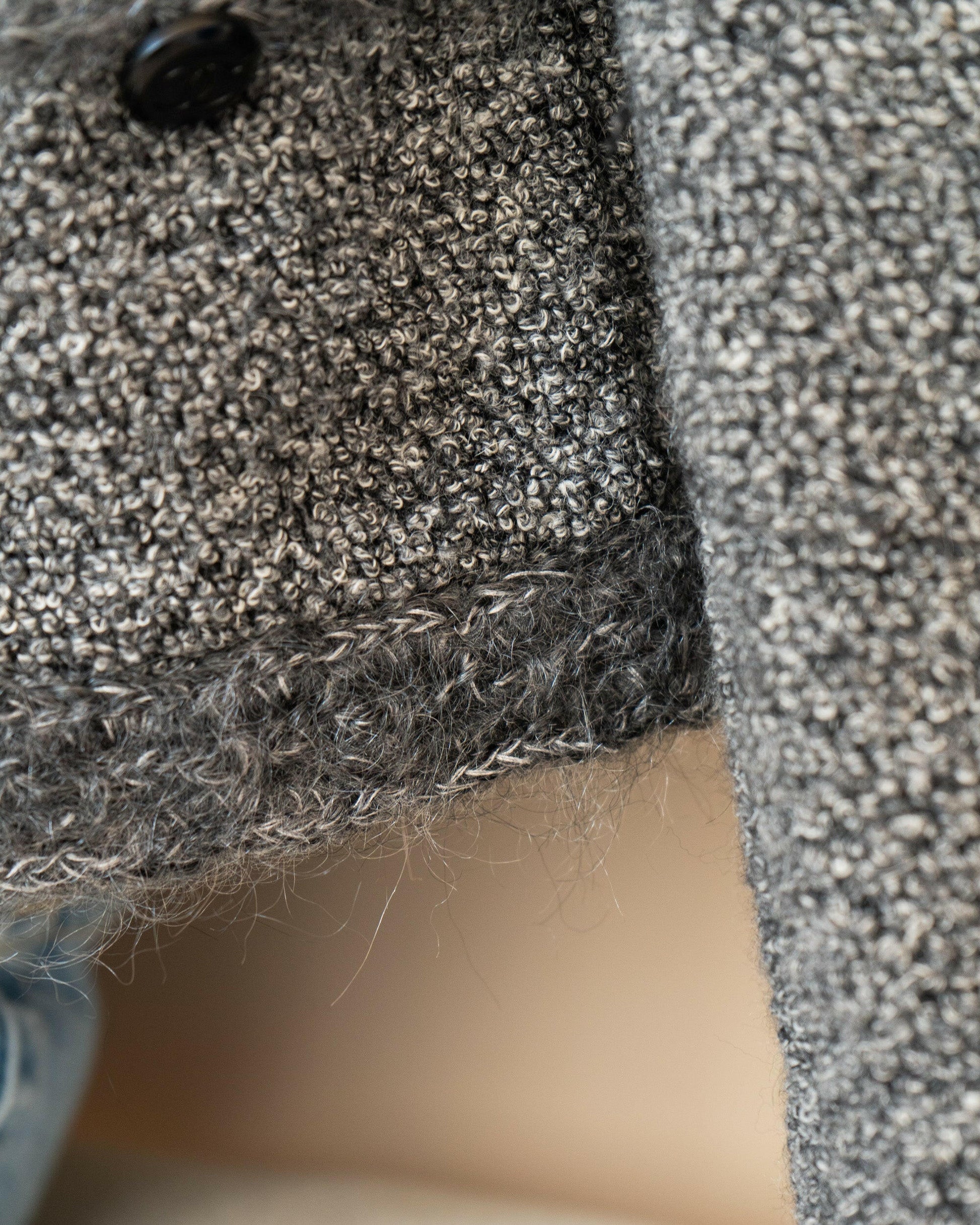 FR40-42 Chanel Fall 1998 Collarless Two-Pocketed Mohair Trim Gray Tweed Boucle Jacket - Vintage Chanel Jacket -   - Rarchive.