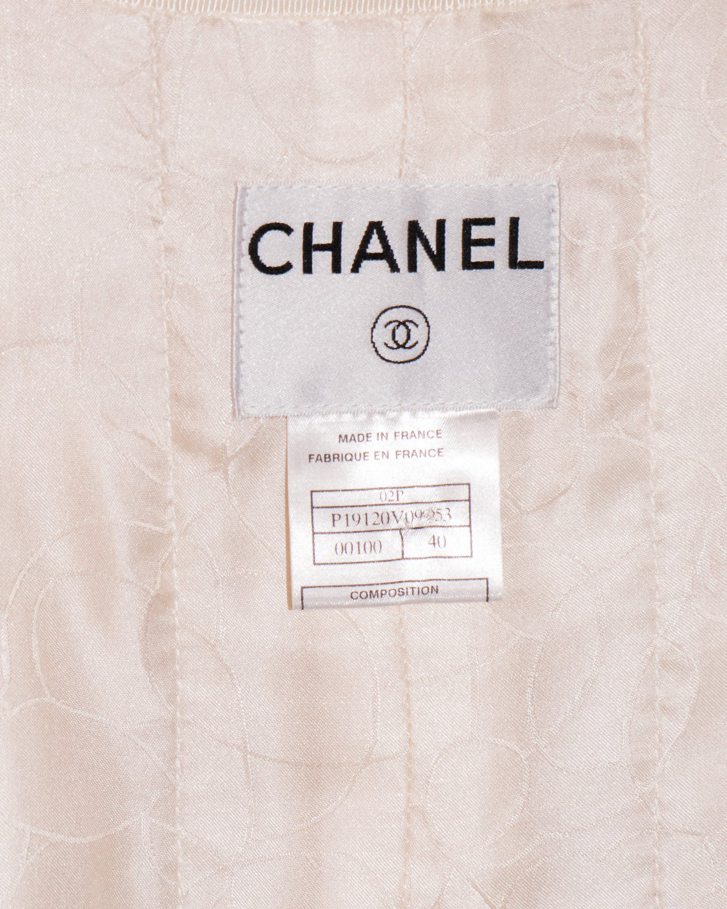 FR40-42 Chanel Spring 2002 Classic Collarless Four-Pocketed Jacket in Off-White Tweed - Vintage Chanel Jacket -   - Rarchive.