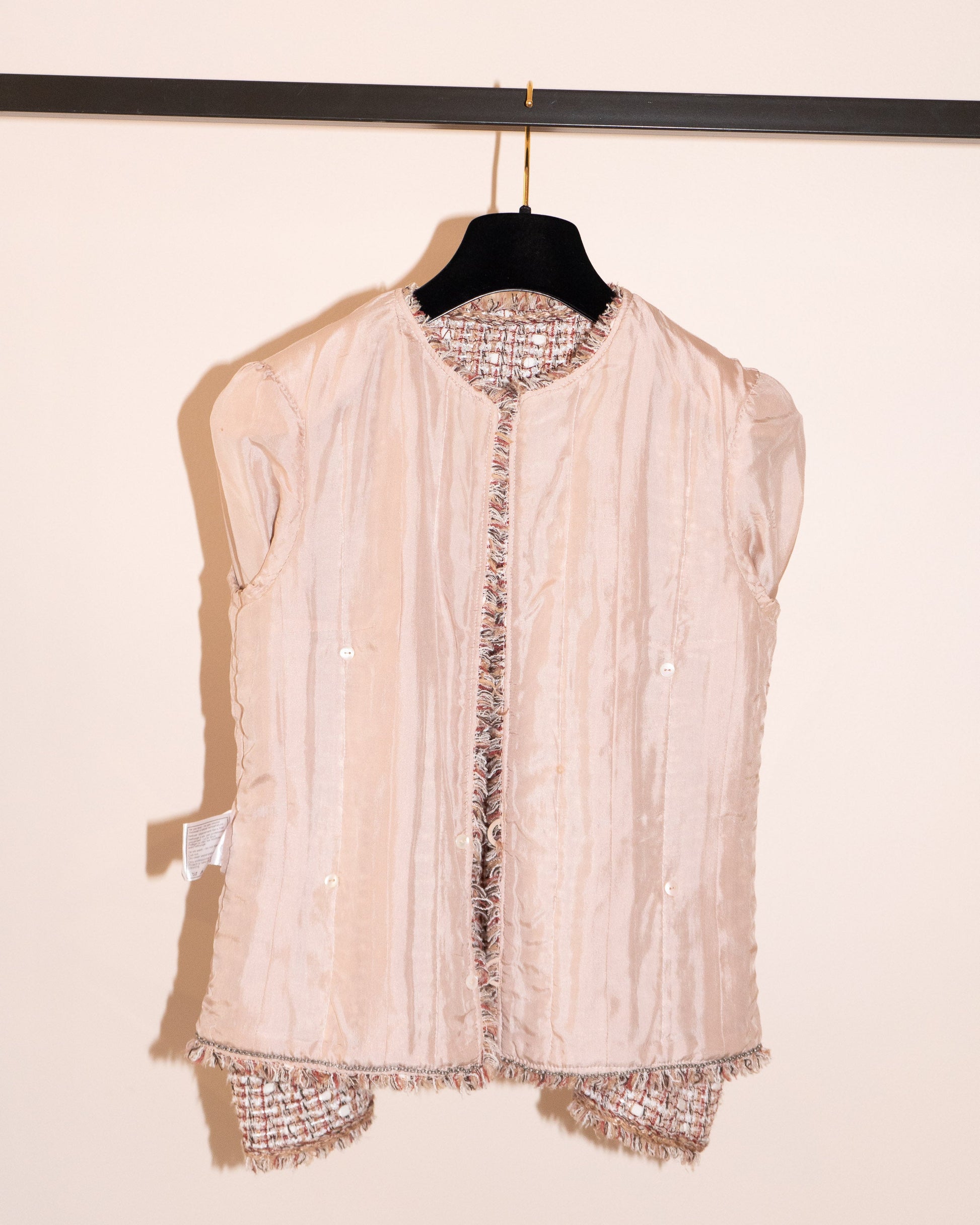 FR34-36 Chanel Spring 2006 Collarless Four Pocketed Fantasy Tweed Jacket - Vintage Chanel Jacket -   - Rarchive.