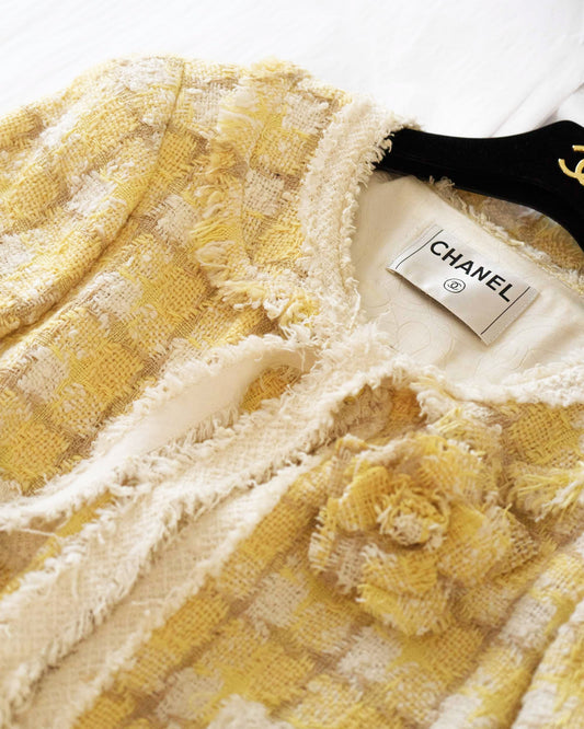 FR44-46 Chanel Cruise 2004 Four Pocket Raw Edge Trim Tweed Jacket in Yellow - Vintage Chanel Jacket -  Jacket - Rarchive.