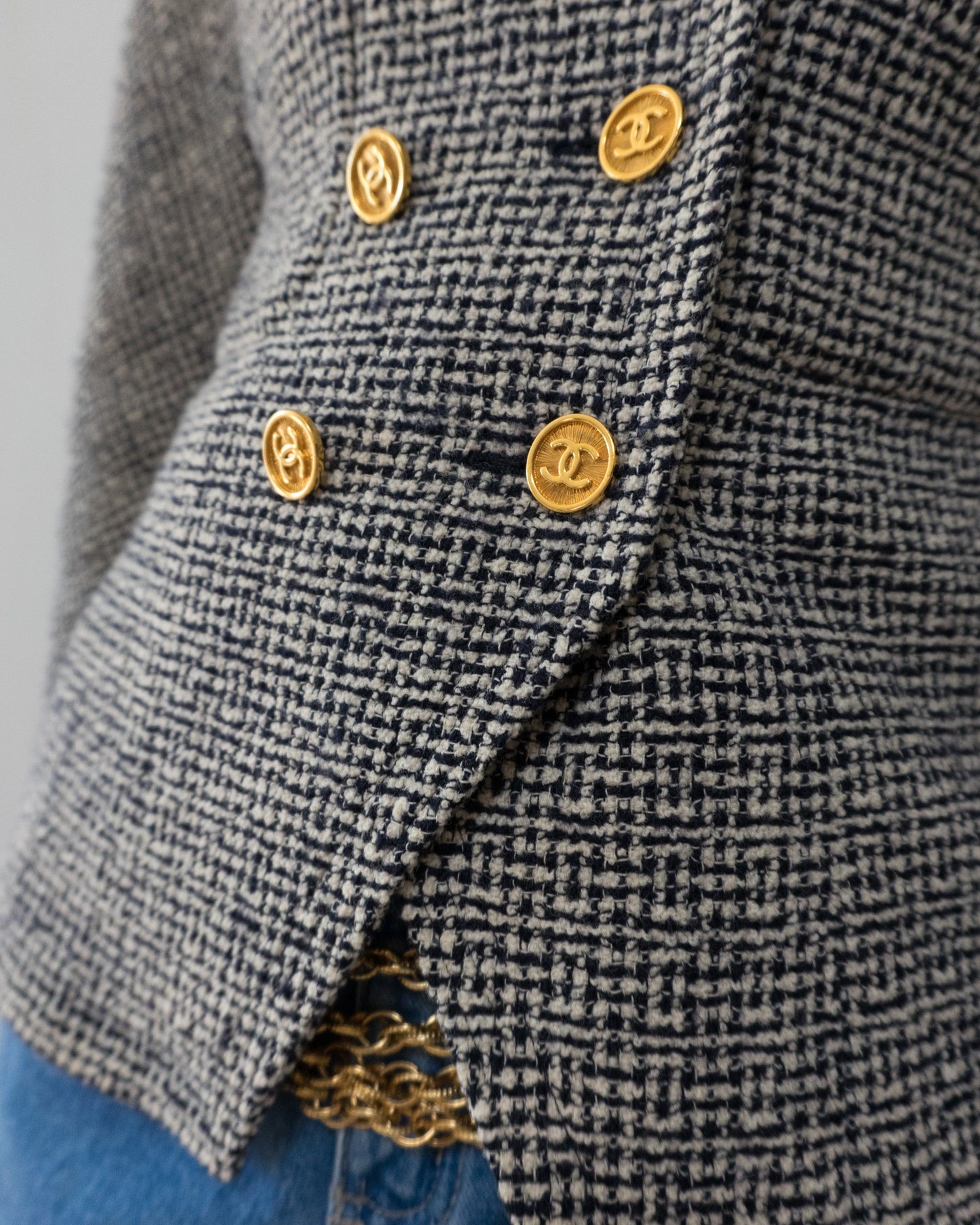 FR38 Chanel 1980s Two-Pocket Double Breasted Tweed Jacket Dark Navy and White - Vintage Chanel Jacket -  Jacket - Rarchive.